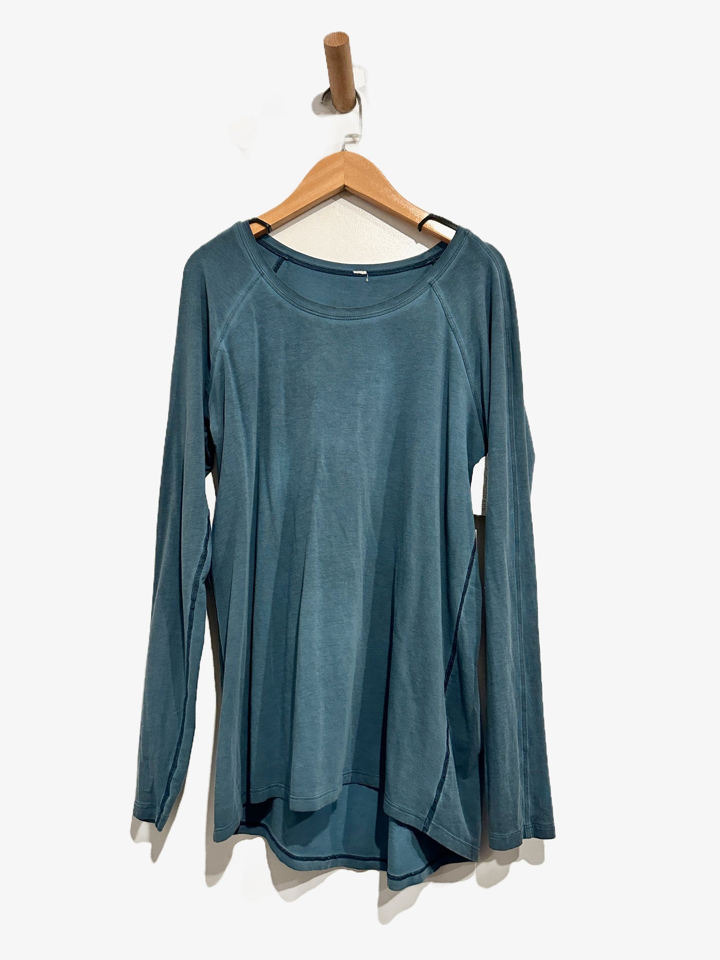 Lululemon Emerald Long Sleeve in Washed Night Diver