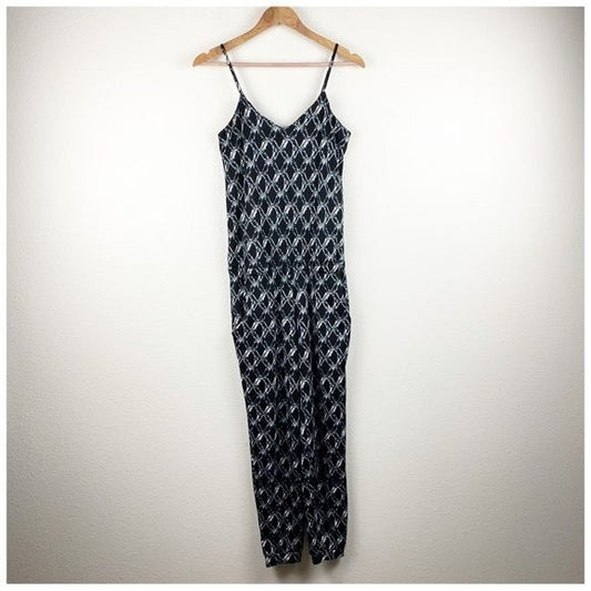 Veronicam. Stretch Drop Waist Black and White Printed Jumpsuit Size XS