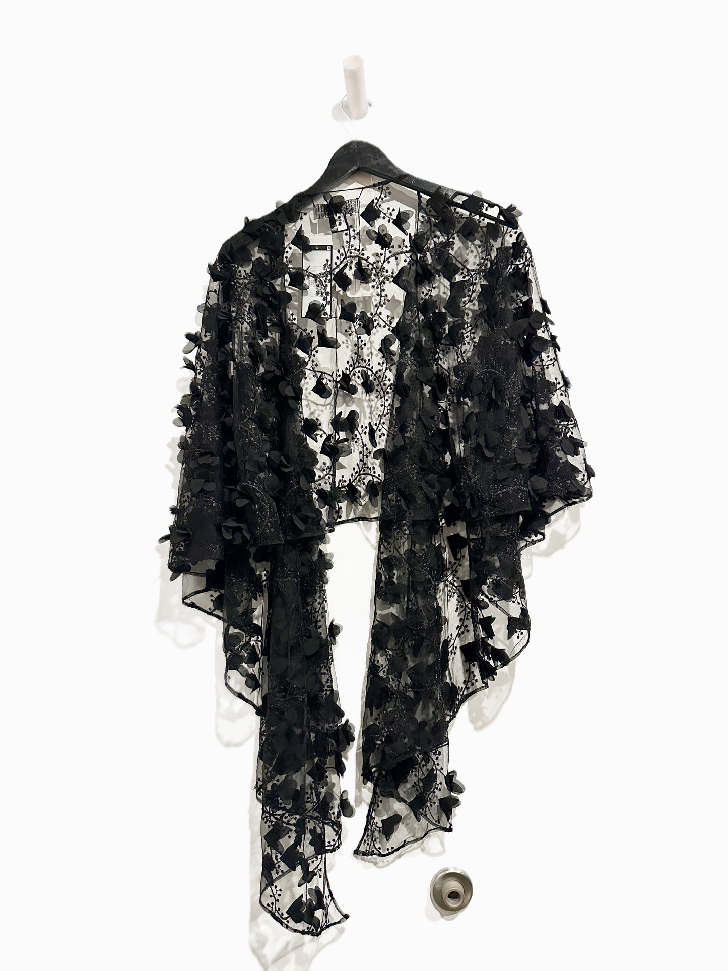 Tahari NWT Black Appliqué Embroidered Shawl - 0S