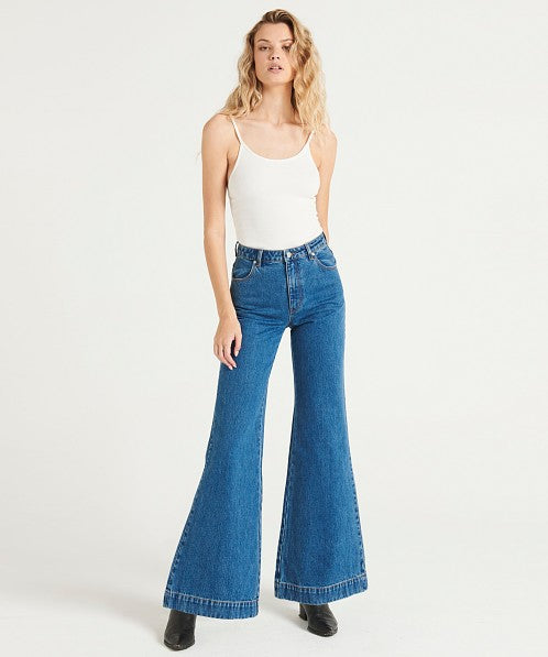 Rolla's East Coast Flare Jeans in Ashley Blue -24
