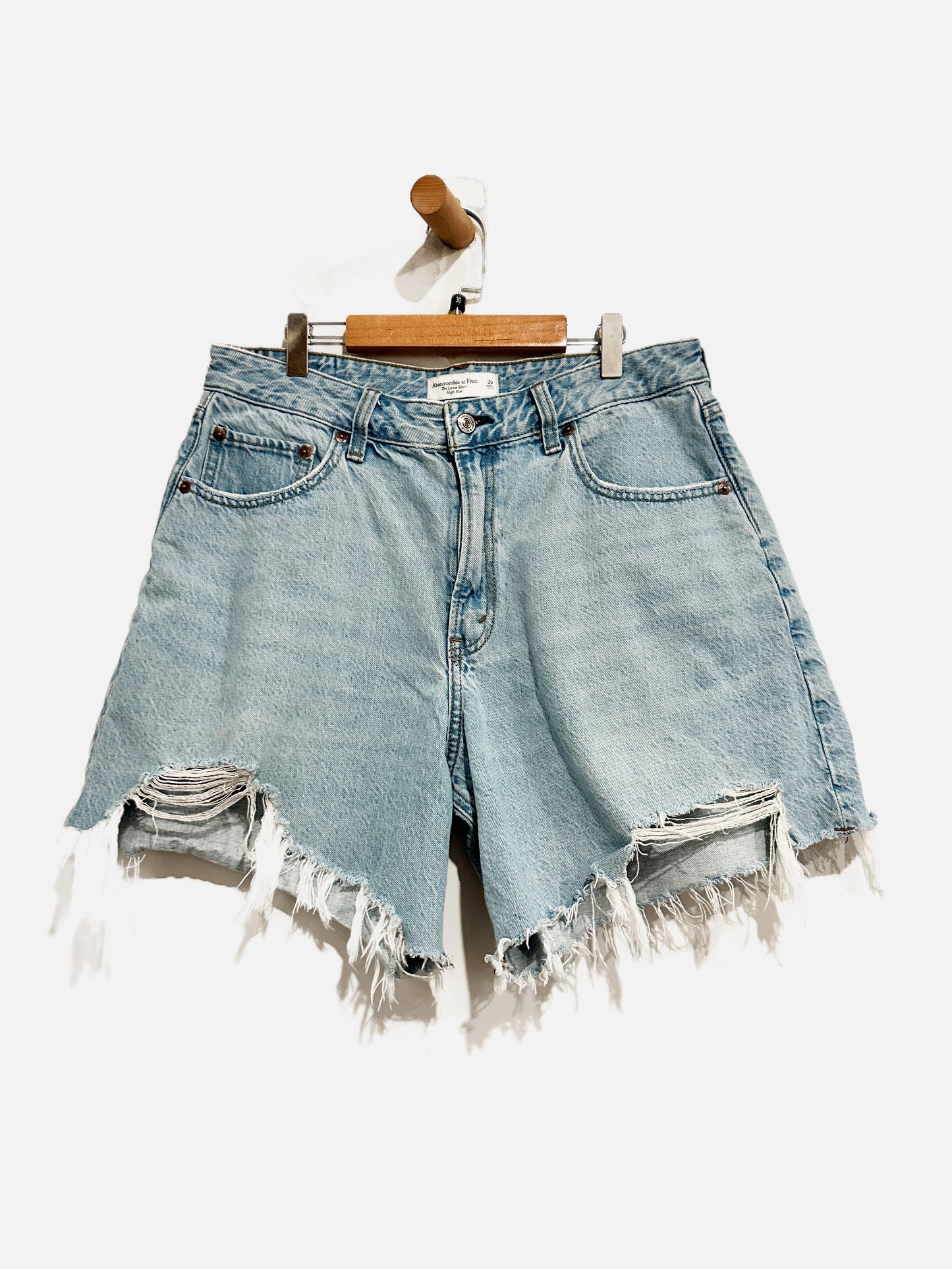 Abercrombie & Fitch High Rise Loose Short in Light - 30