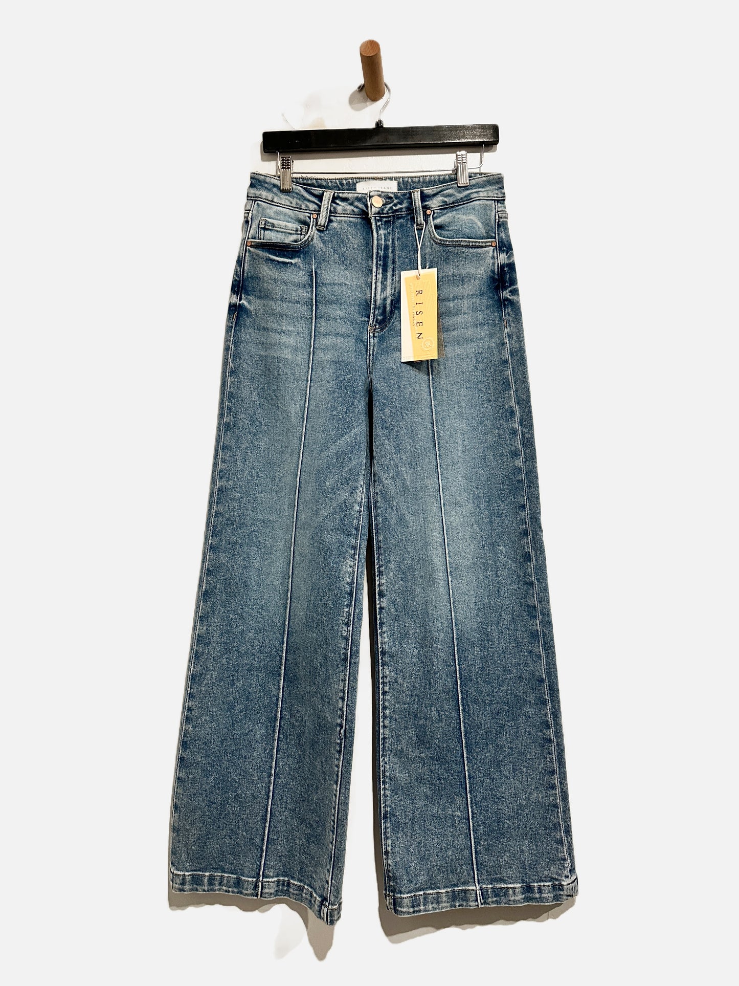 Risen NWT Medium Wash Seamed Jeans - 28