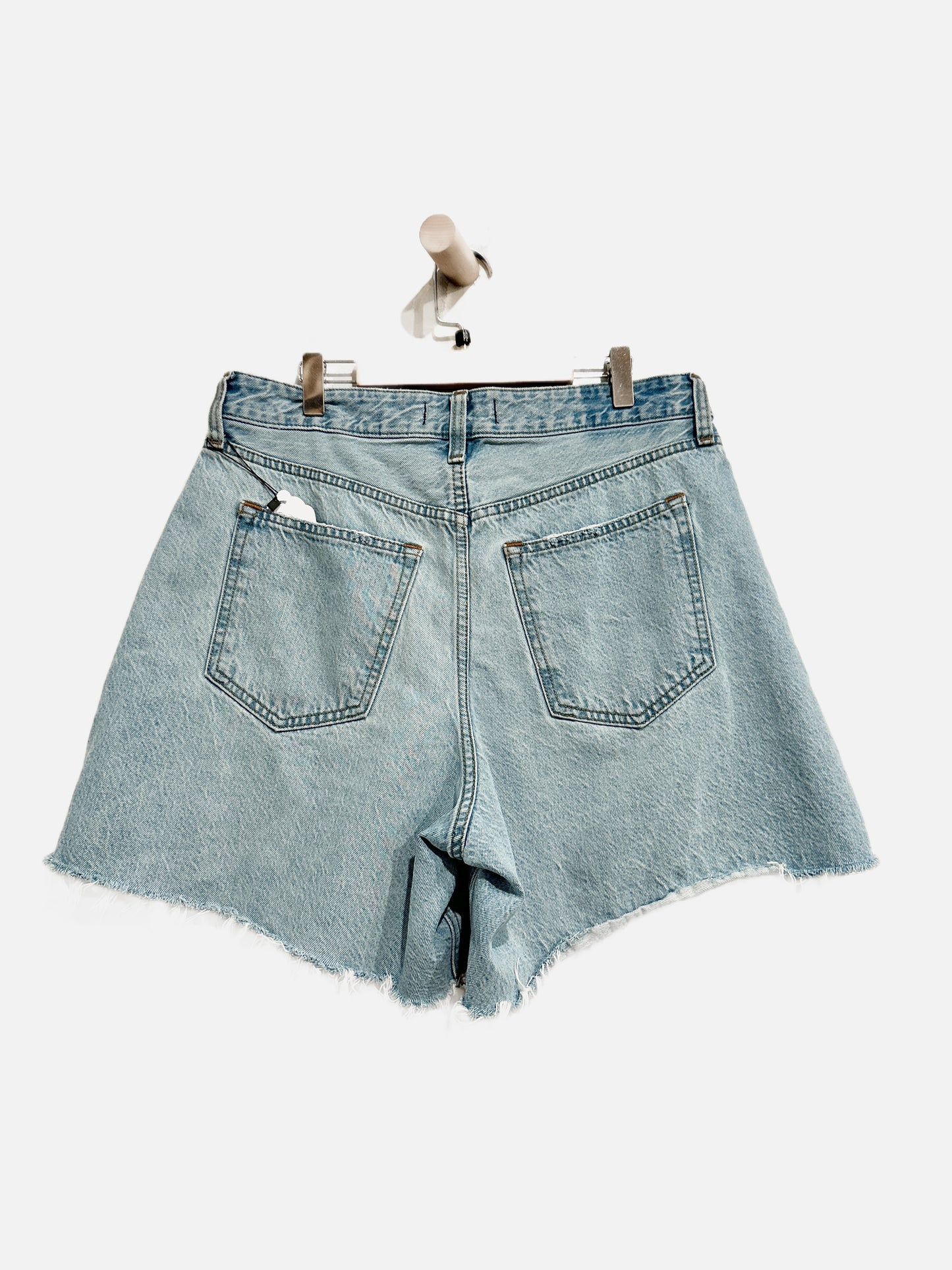 Abercrombie & Fitch High Rise Loose Short in Light - 30
