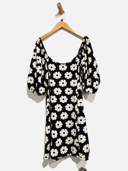 Billabong Black and White Floral Mini Dress - Large