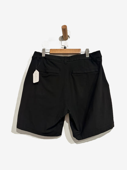 Lululemon Men’s Commission Classic-Fit Short 7" in Black - 30