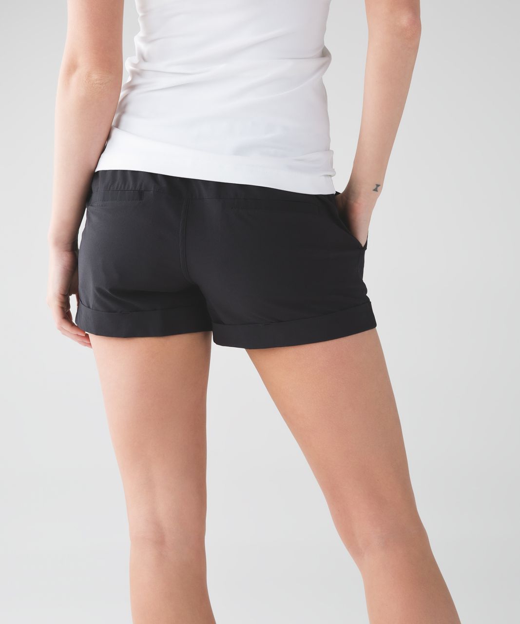 Lululemon Spring Break Away Short in Black - 4