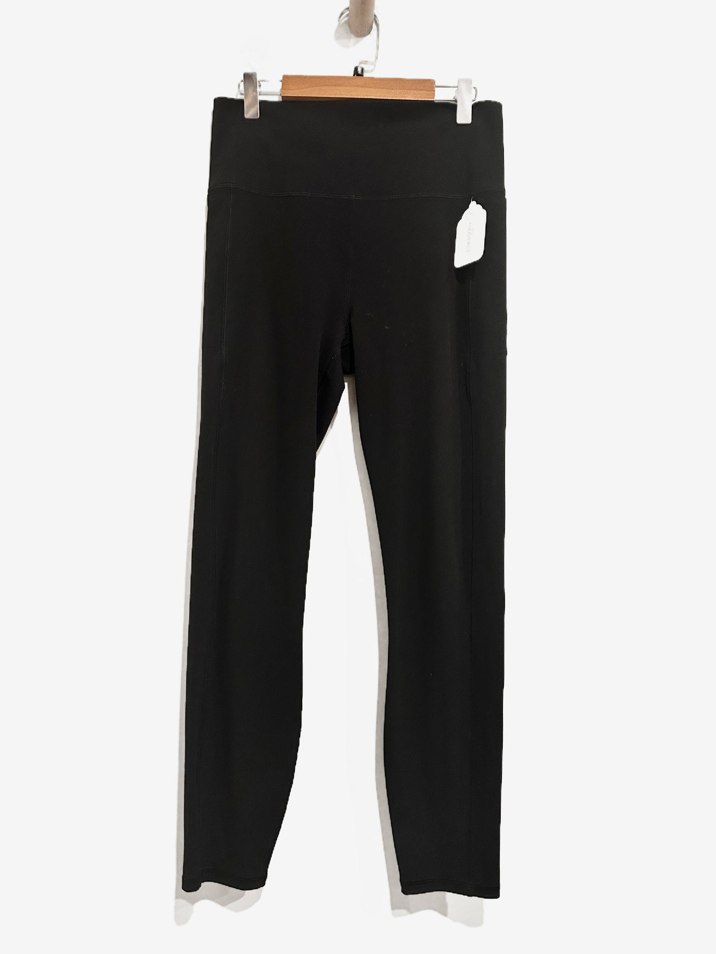 Vuori Studio Pocket Legging in Black - Medium