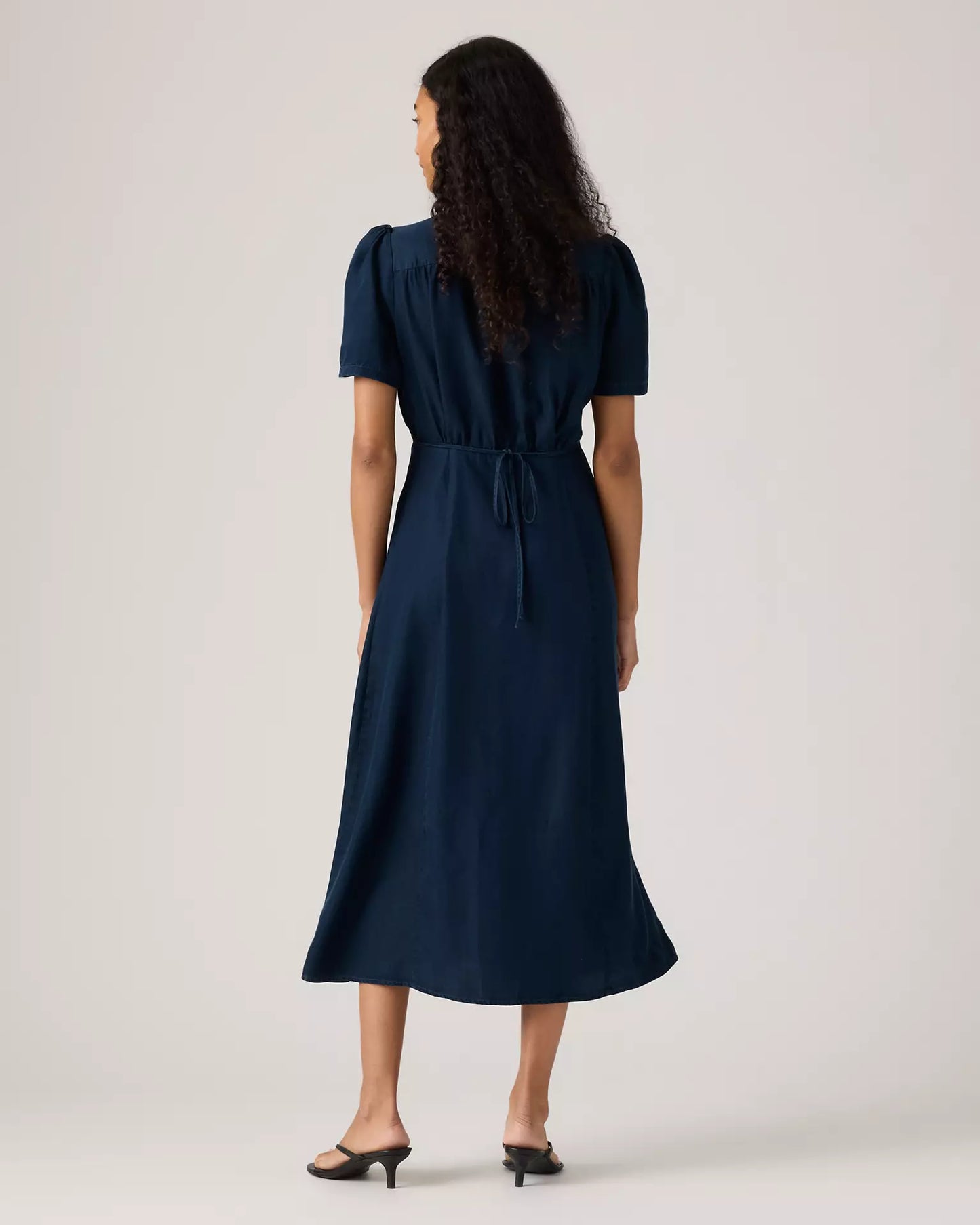 Levi’s Sarina Short Sleeve Midi Dress in Initial Take - Small