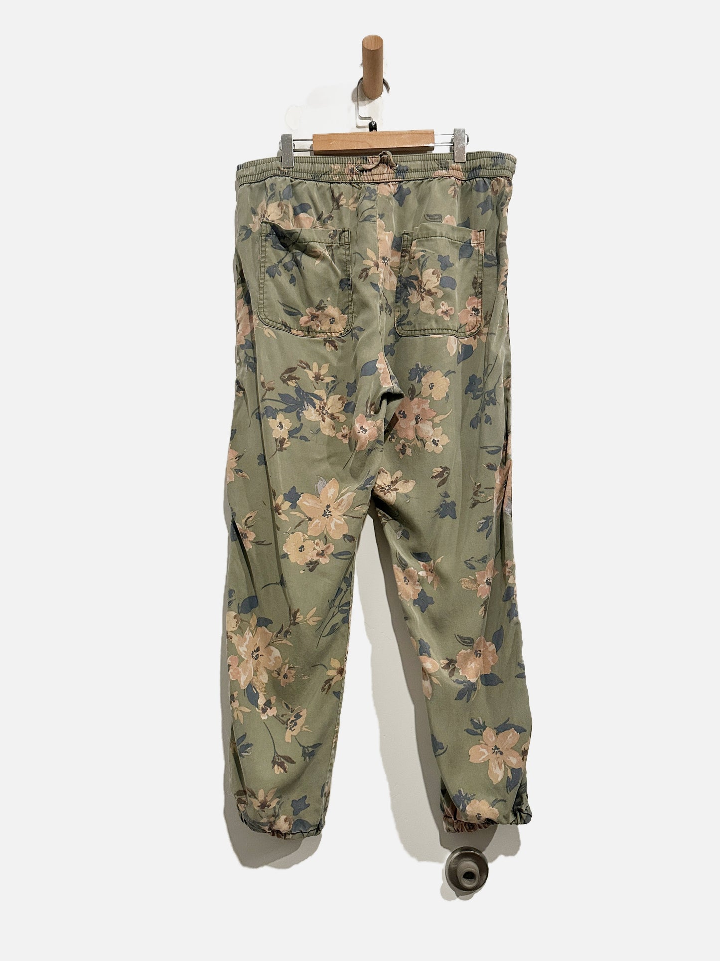 Anthropologie Green Floral Joggers - Medium