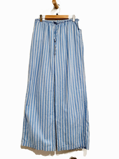 No Boundaries Blue and White Stripe Pants - XS