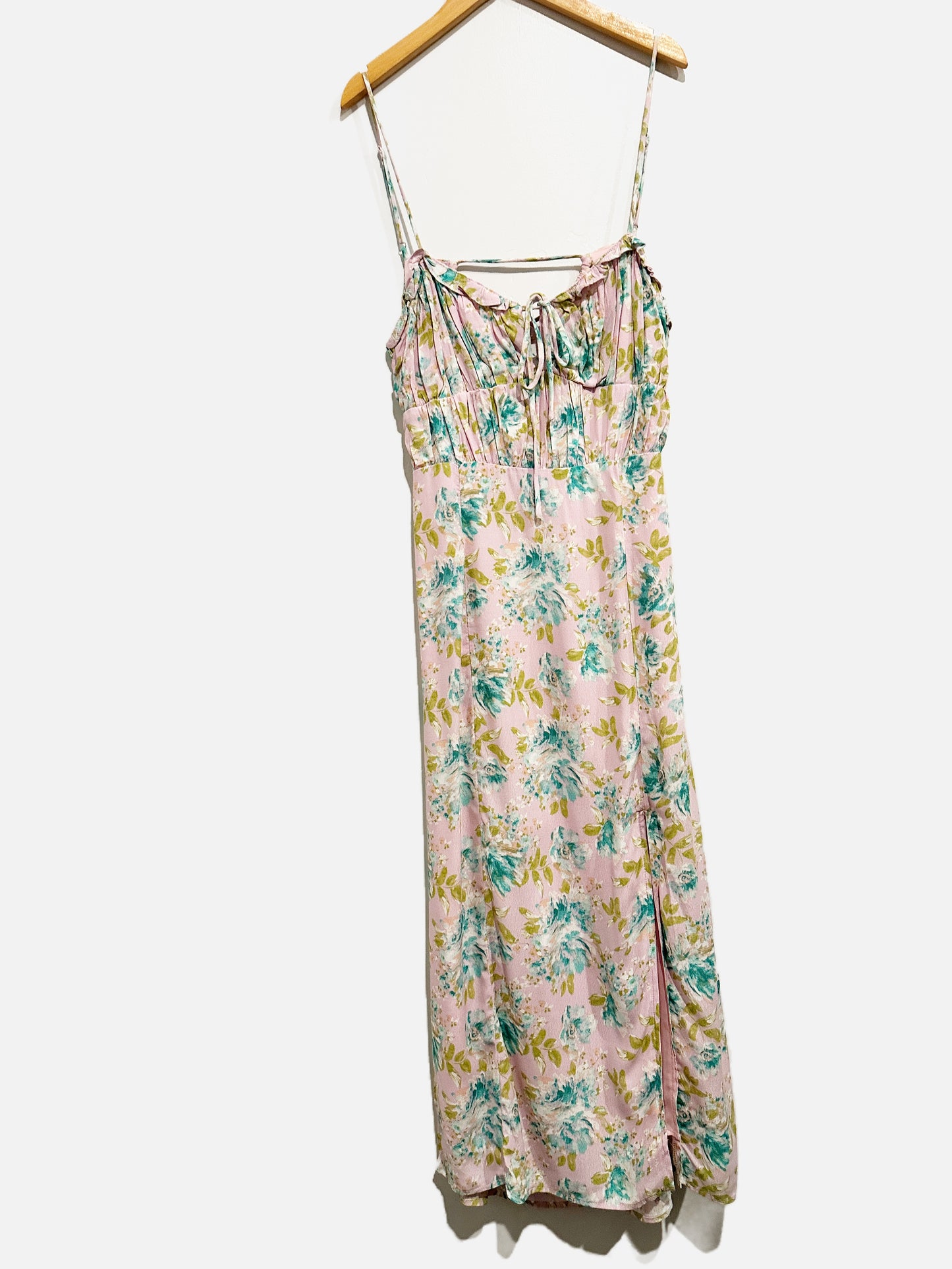 ASTR NWT Pink Floral Tie Midi Dress - Medium