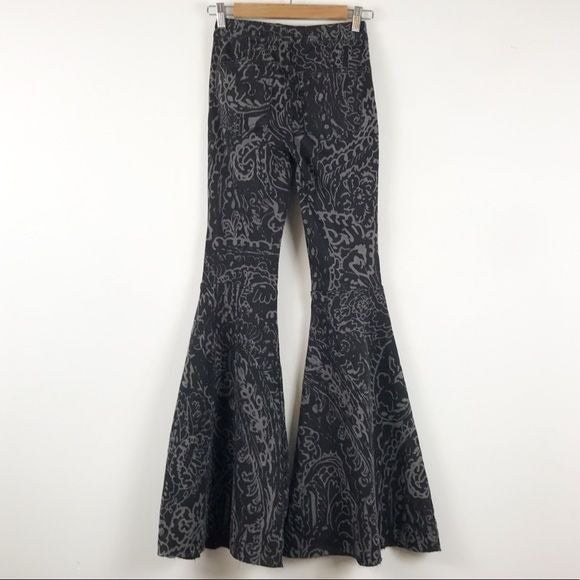 Free People Just Float On Printed Flare Jeans Black Paisley Discharge Sz 24