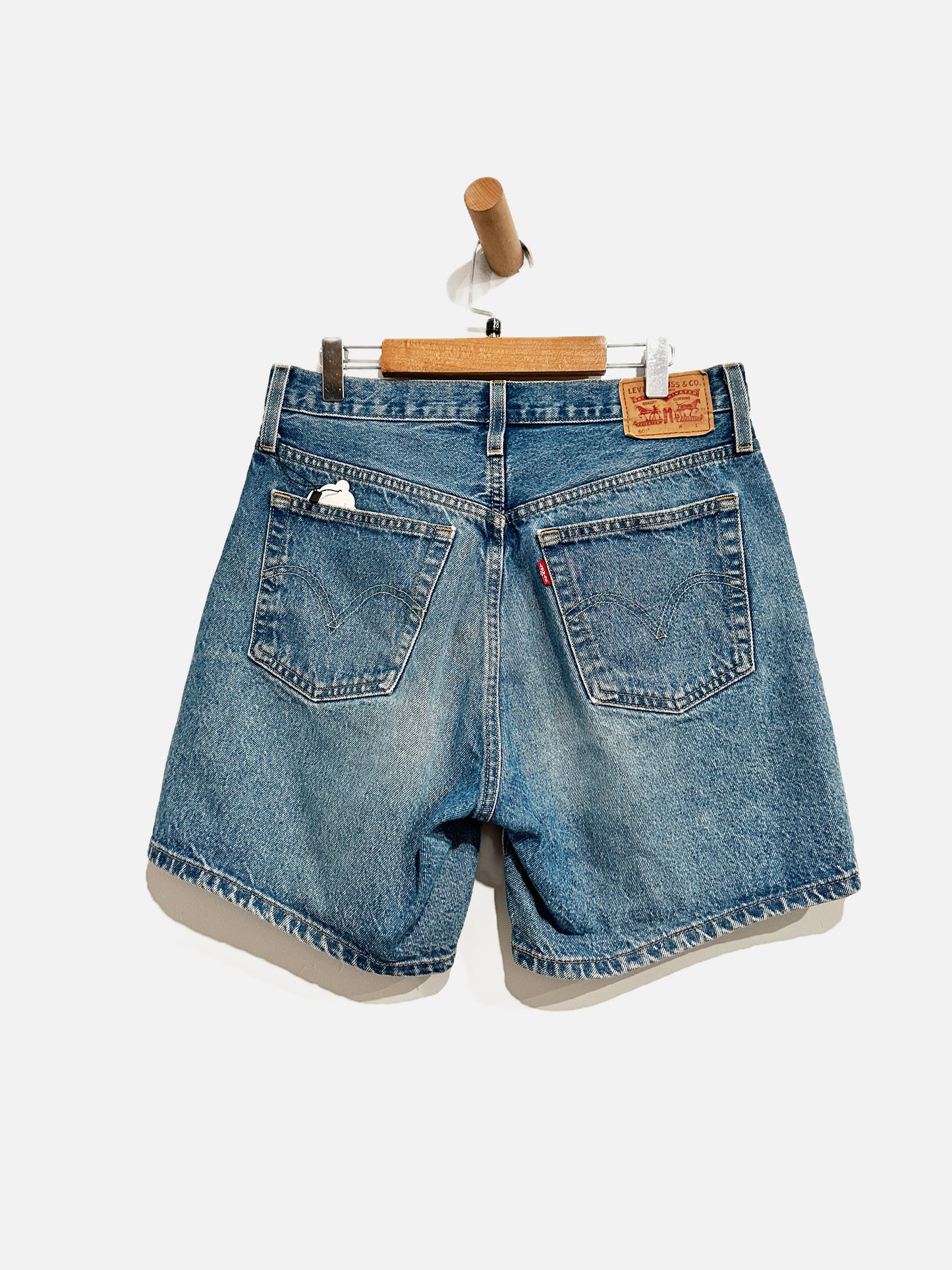 Levi’s 501 Mid Thigh Shorts - 28