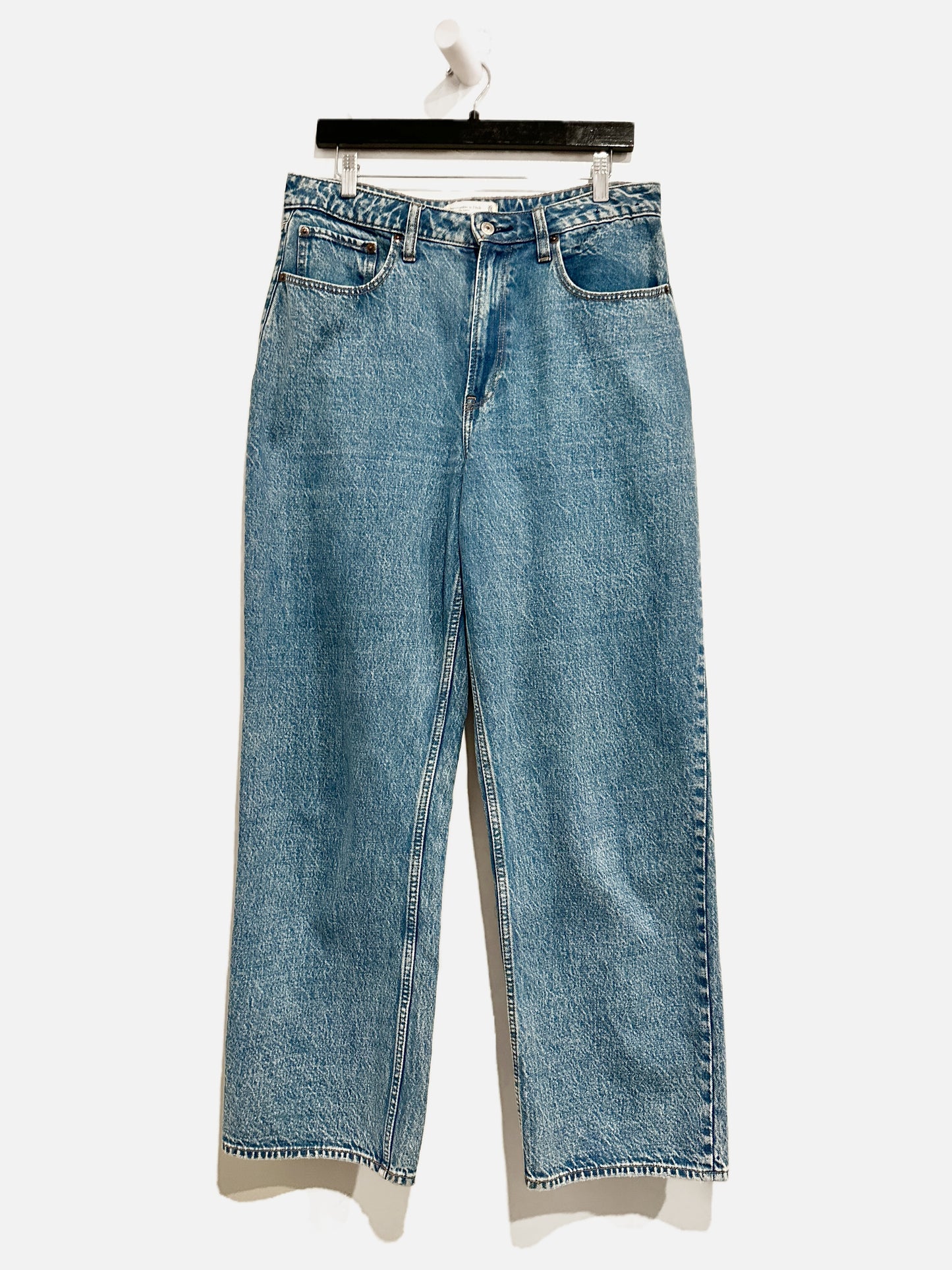 Abercrombie & Fitch Loose High Rise Jeans - 30