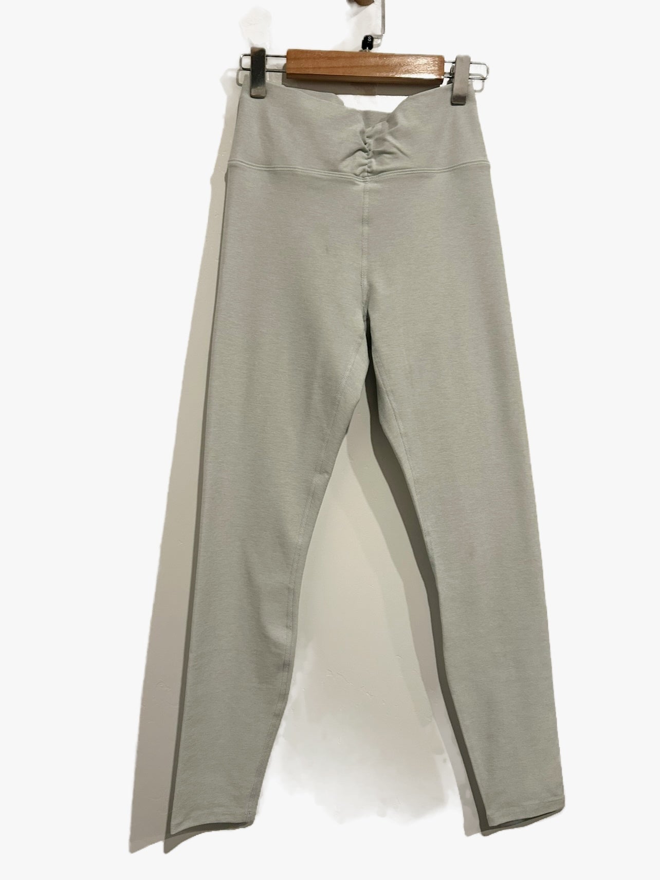 Vuori Elevation Ruched Legging in Sky Grey Heather - Small