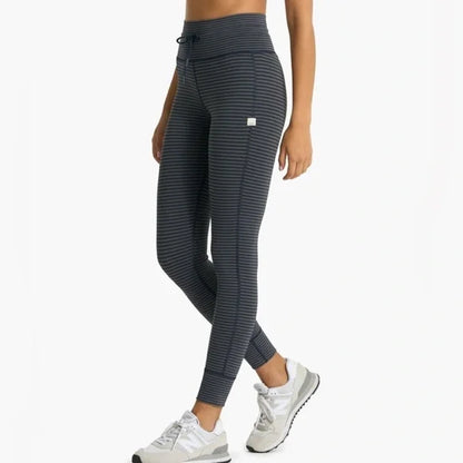 Vuori Daily Leggings in Ink Stripe Stripe - Small