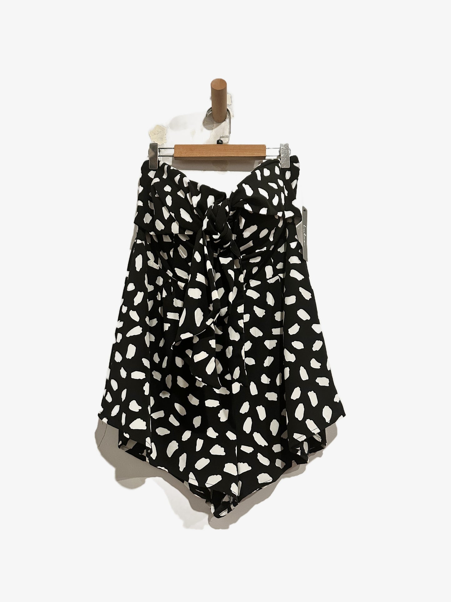 Lulus Inez Black and White Print Tie-Front Romper - XL