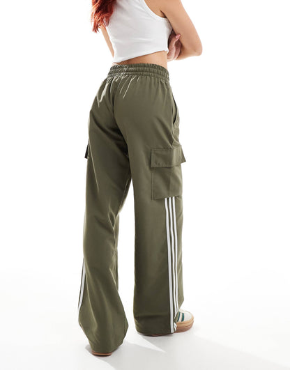 Adidas Adicolor 3-Stripes Cargo Pants in Green - Small