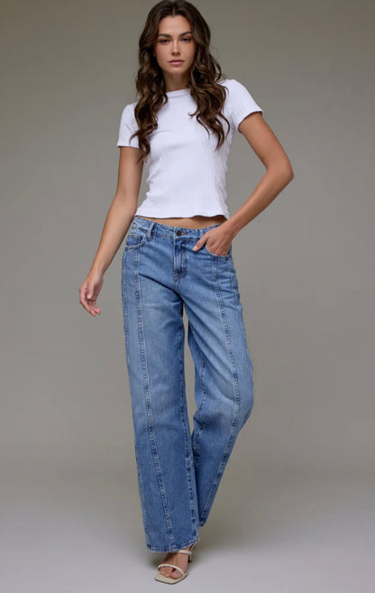 Risen NWT Medium Wash Seamed Jeans - 28