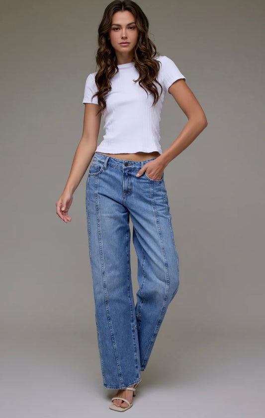 Risen NWT Medium Wash Seamed Jeans - 28