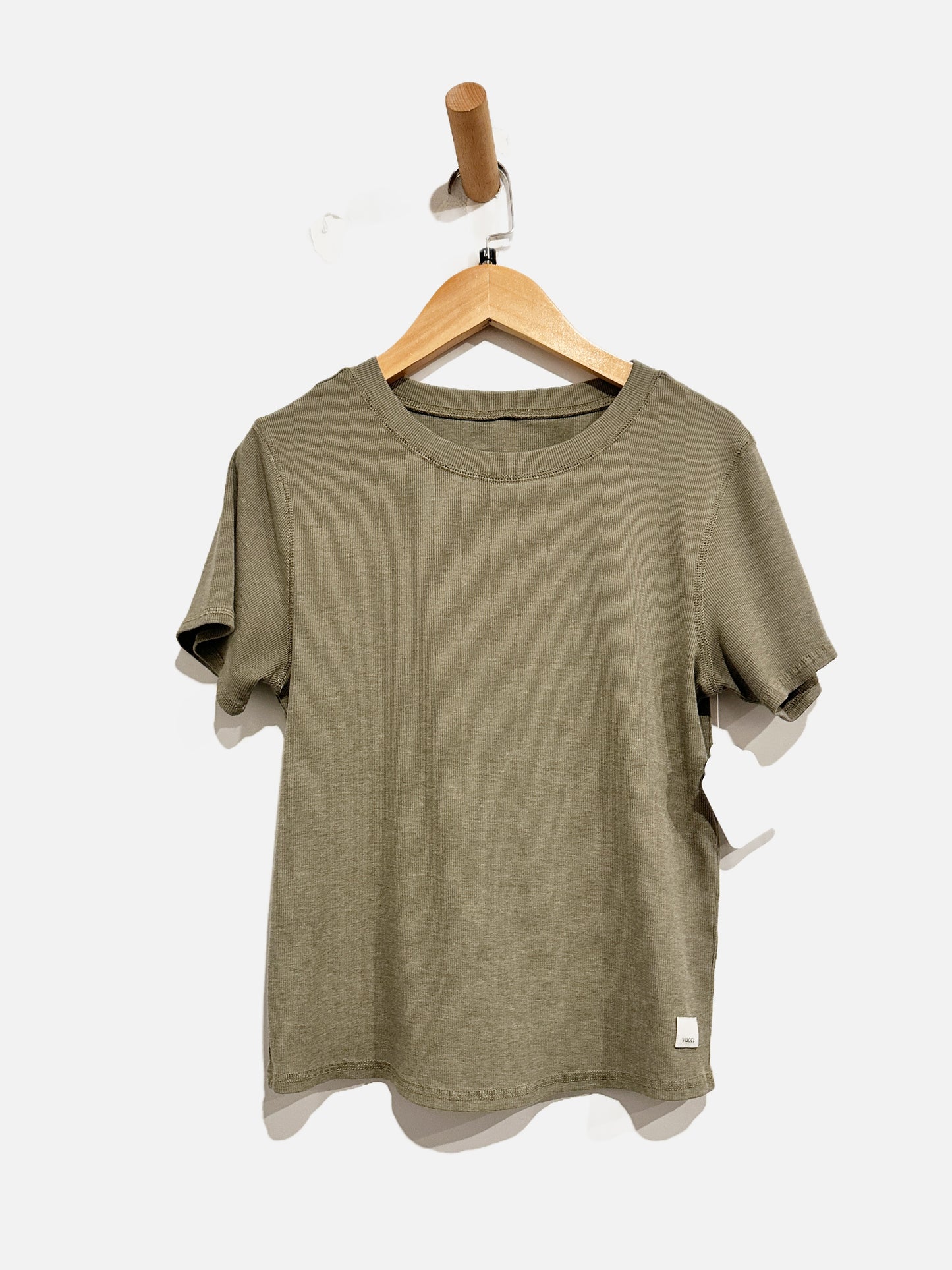 Vuori Pose Fitted Tee - Medium