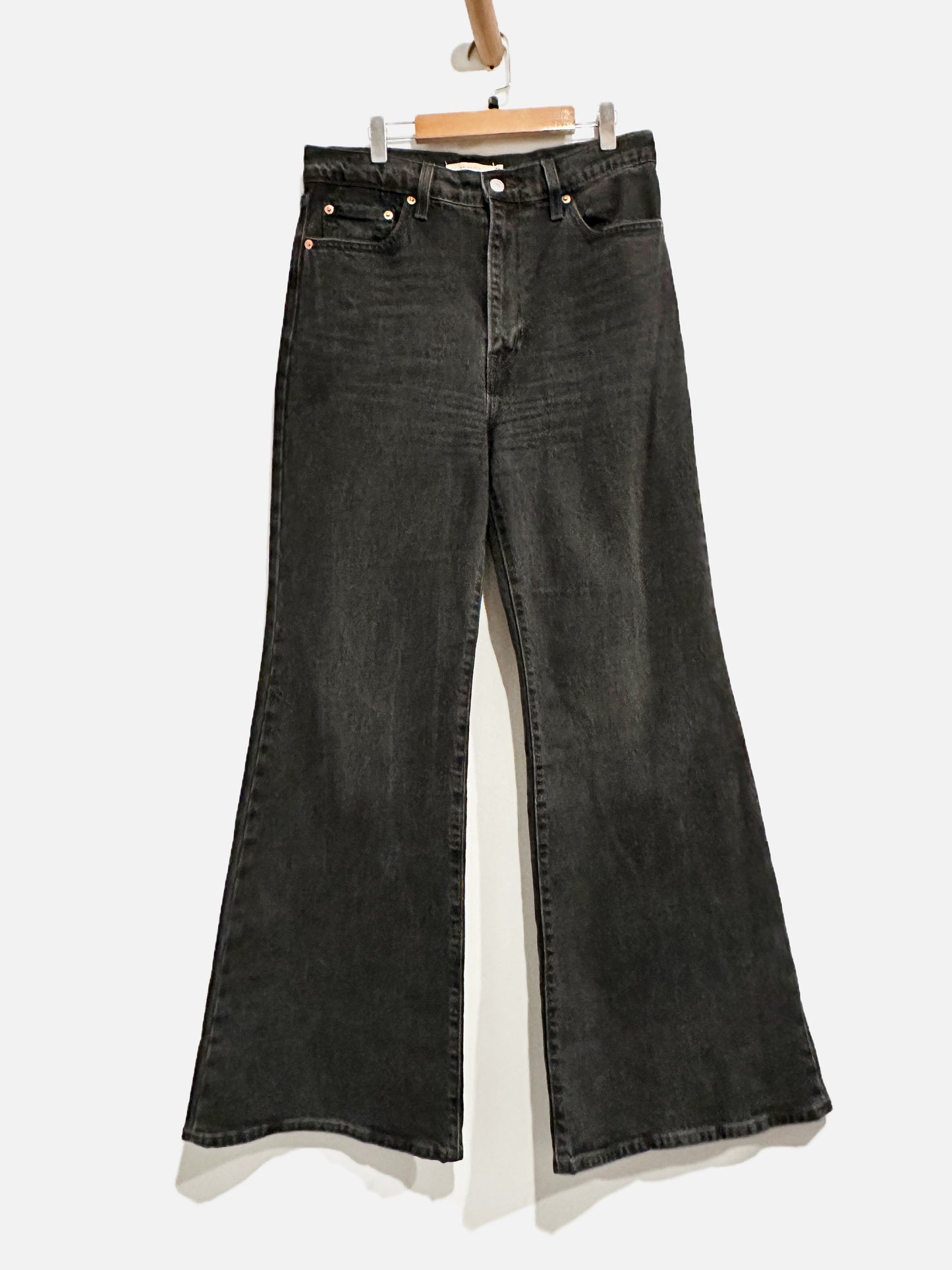 Levi’s Ribcage Bell Jeans in Black - 29