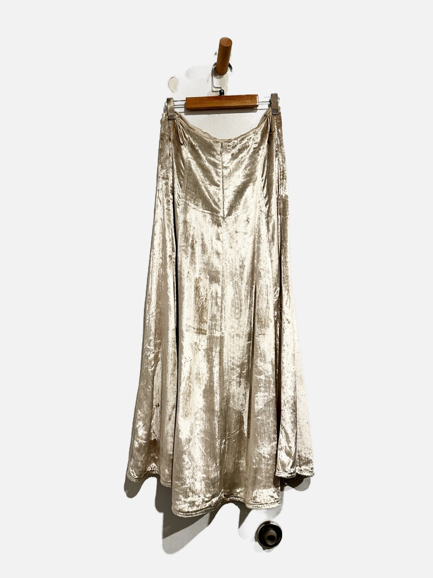 House of Harlow NWT Silver Velvet Midi Skirt - 26