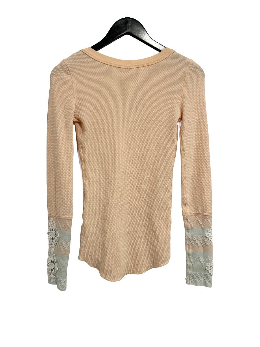 Free People Kombucha Cuff Thermal in Peach - Small