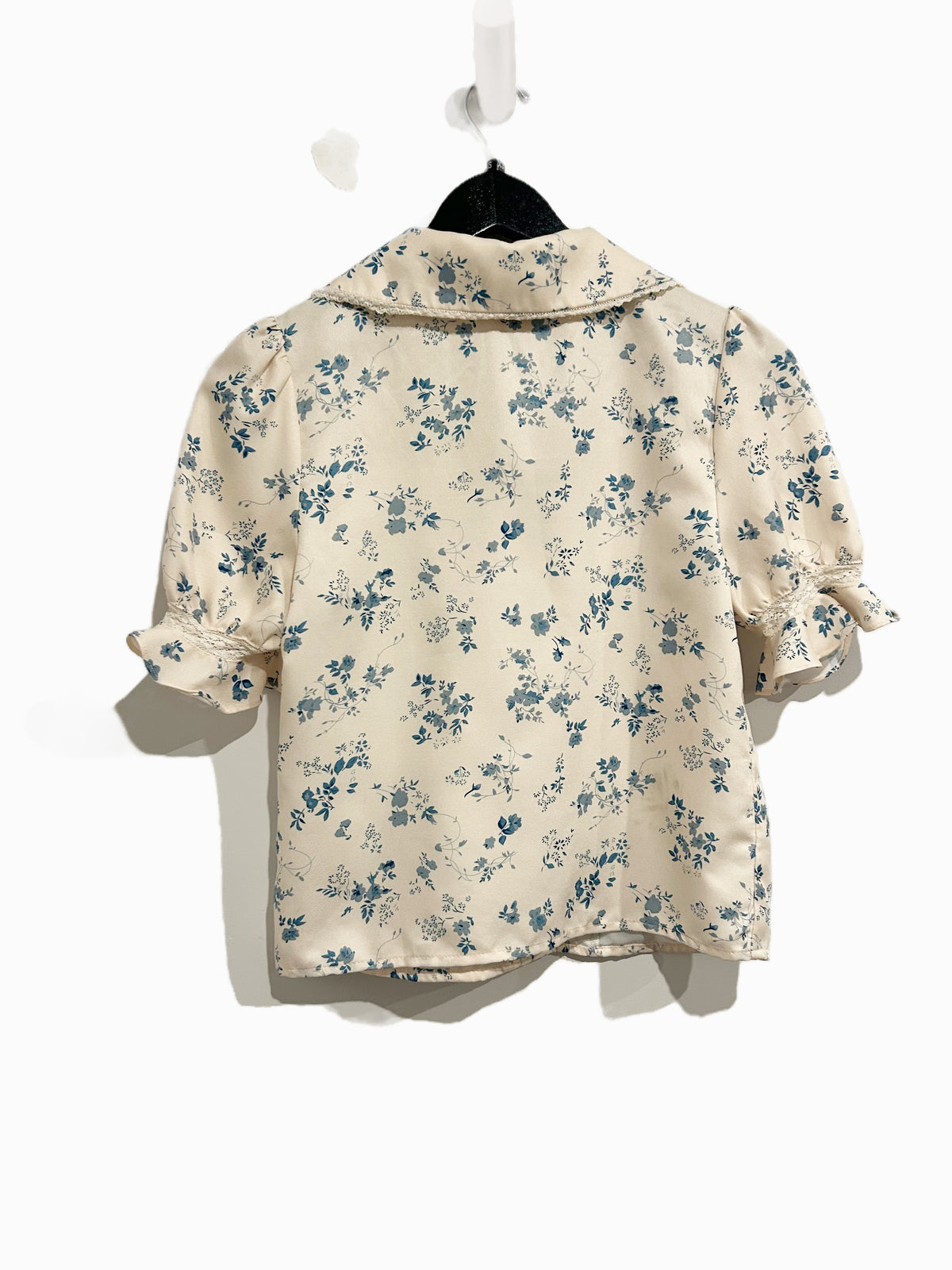 Rihoas Lace Spliced Pleated Floral Shirt - XS