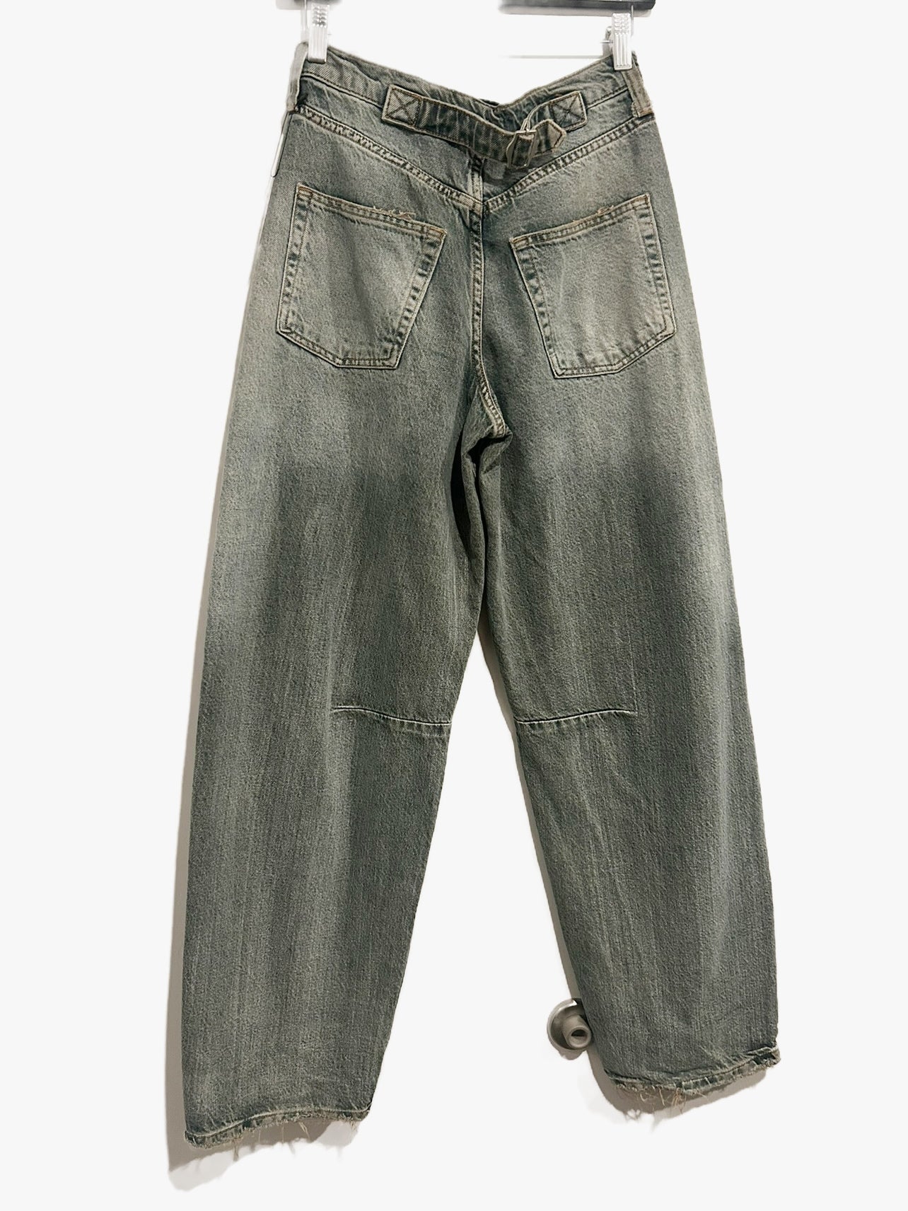 Urban Outfitters BDG Logan Buckle Baggy Barrel Jeans in Arizona - 25