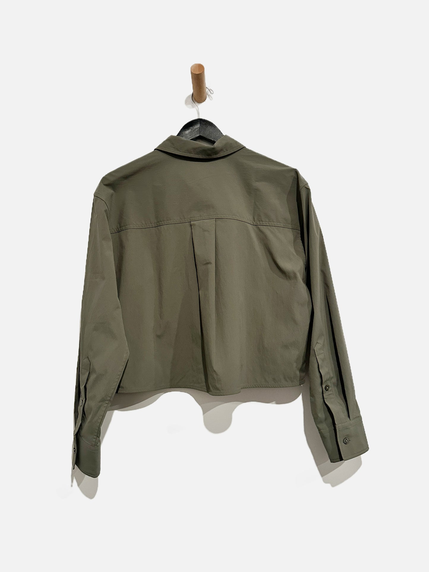 Athleta NWT Green Midday Cropped Shirt - Small