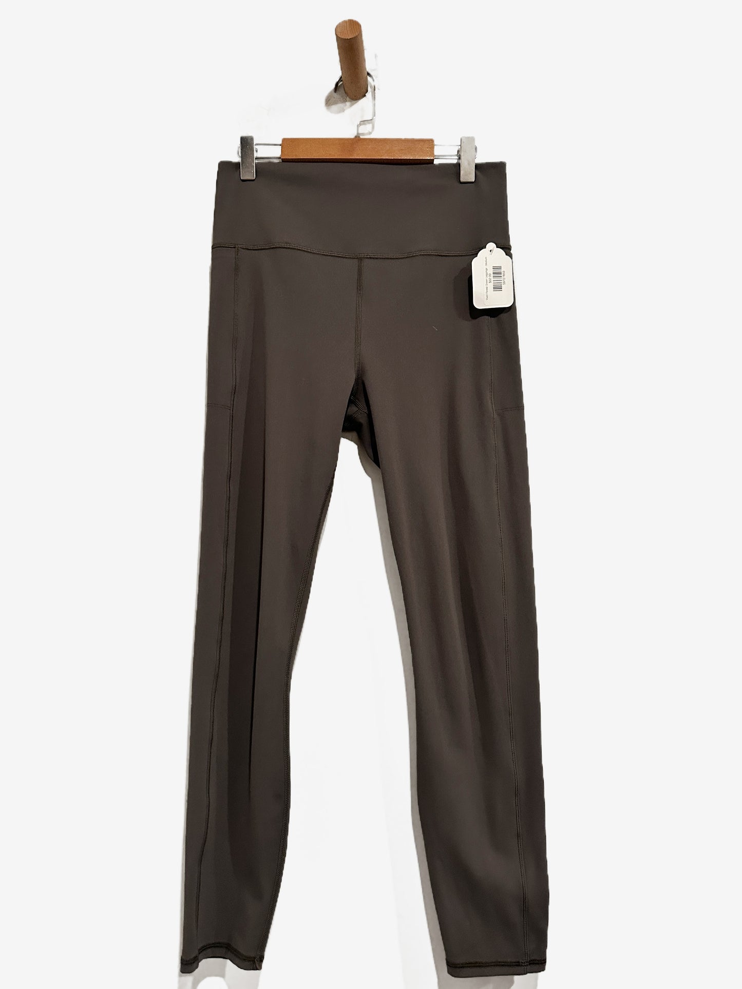 Vuori Studio Pocket Legging in Oregano - Medium