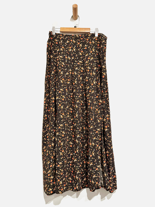 Olivaceous Black Floral Midi Skirt - Large