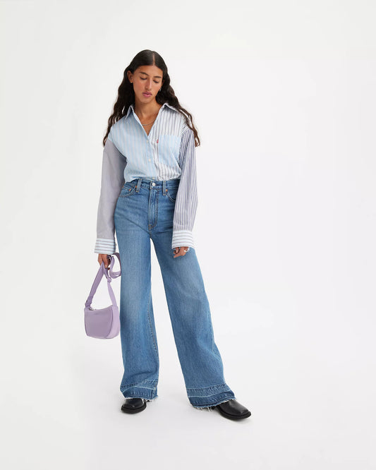 Levi’s Ribcage Wide Leg Jeans in Medium Wash - 32