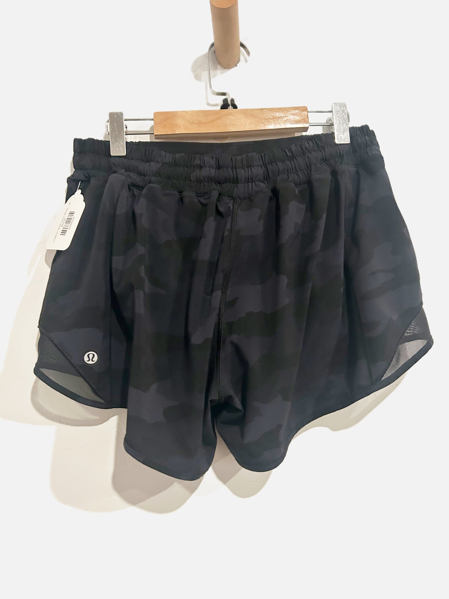 Lululemon Hotty Hot Short 4" in Camo Deep Coal - 10
