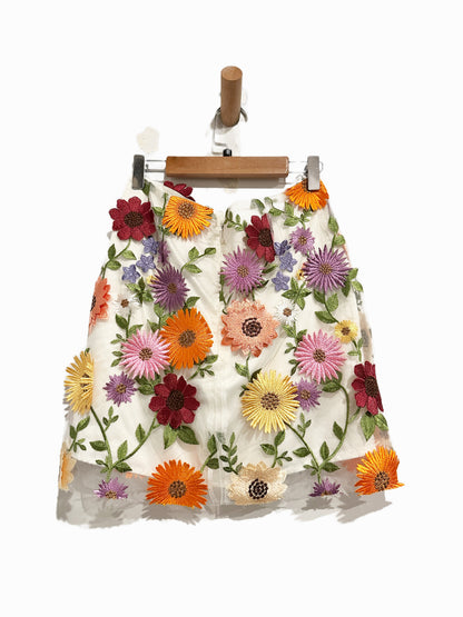 Adelyn Rae White Floral Applique Mini Skirt - Small