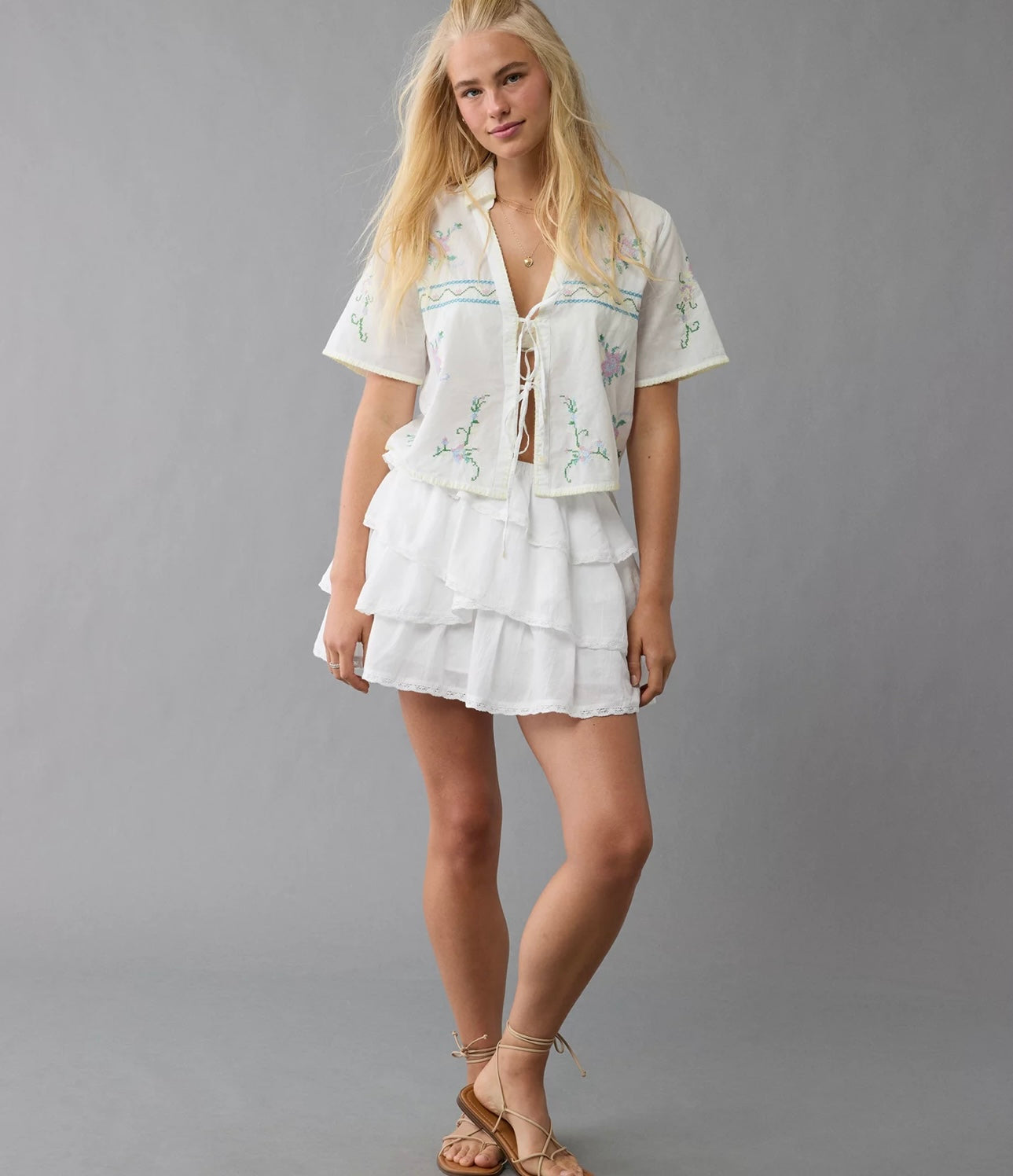 American Eagle White Embroidered Blouse - Large