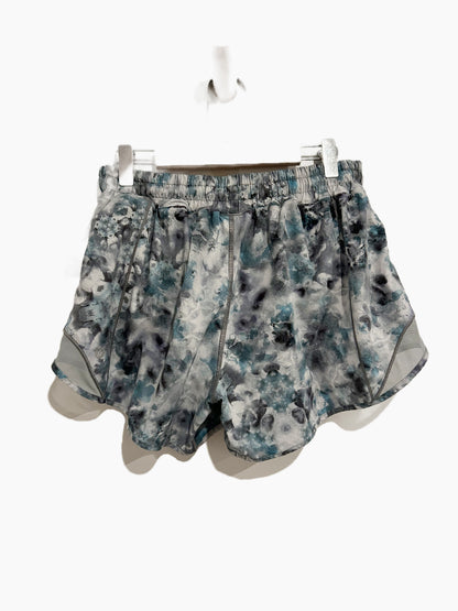 Lululemon Hotty Hot Low Rise Short 4" in Kaleidofloral Multi/Blue Cast - 8