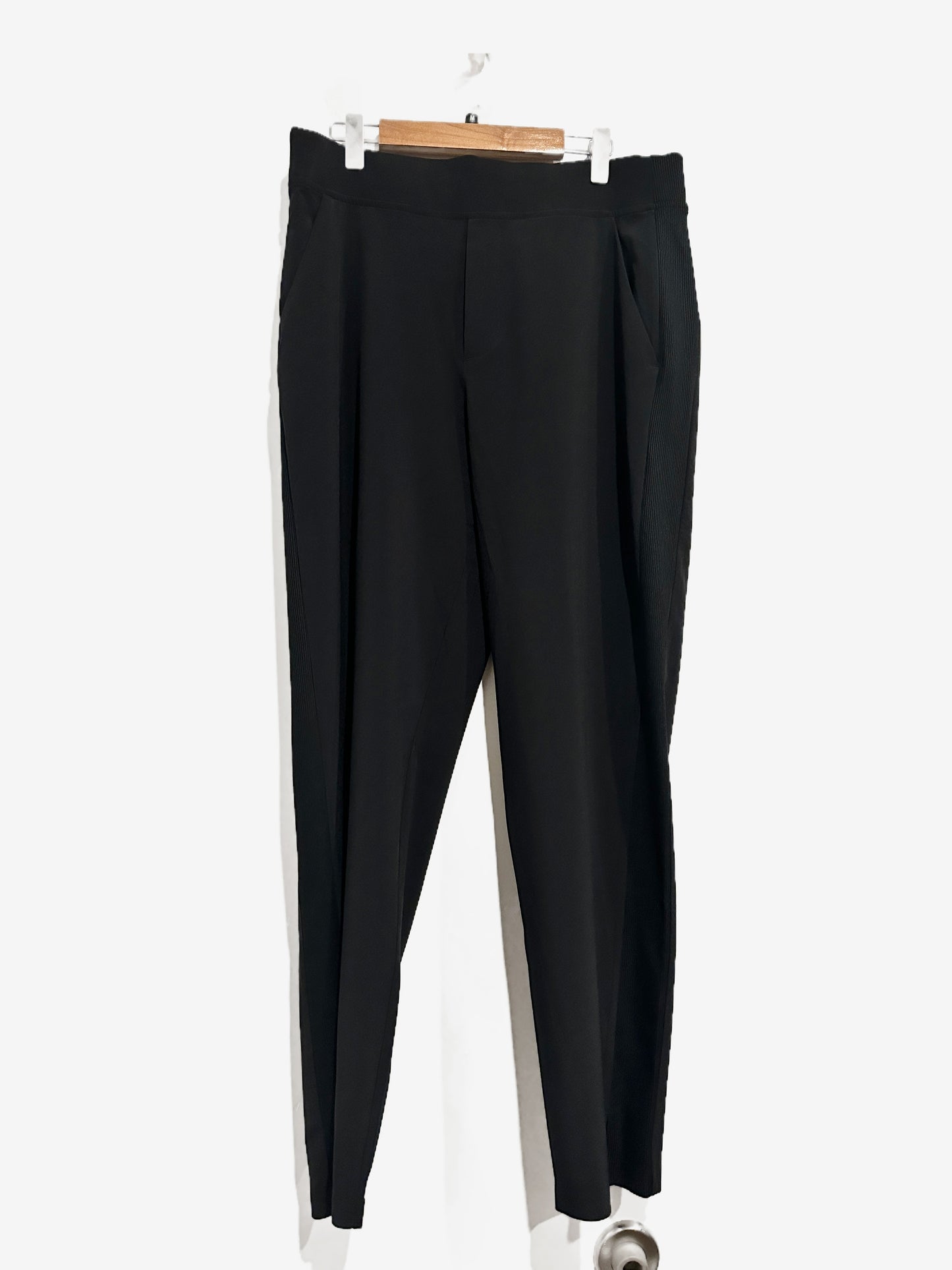 Athleta Brooklyn Mid Rise Ankle Pant in Black - 8