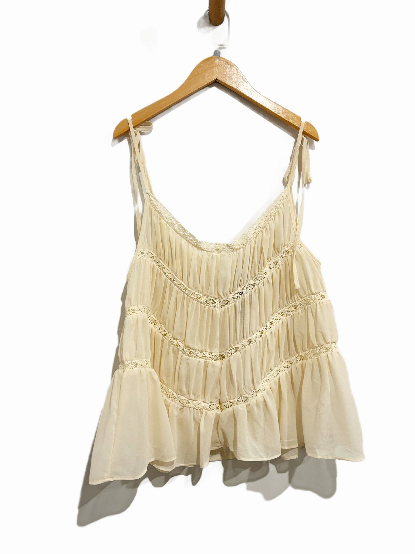 Vigoss Cream Lace Trim Tiered Tank - Large