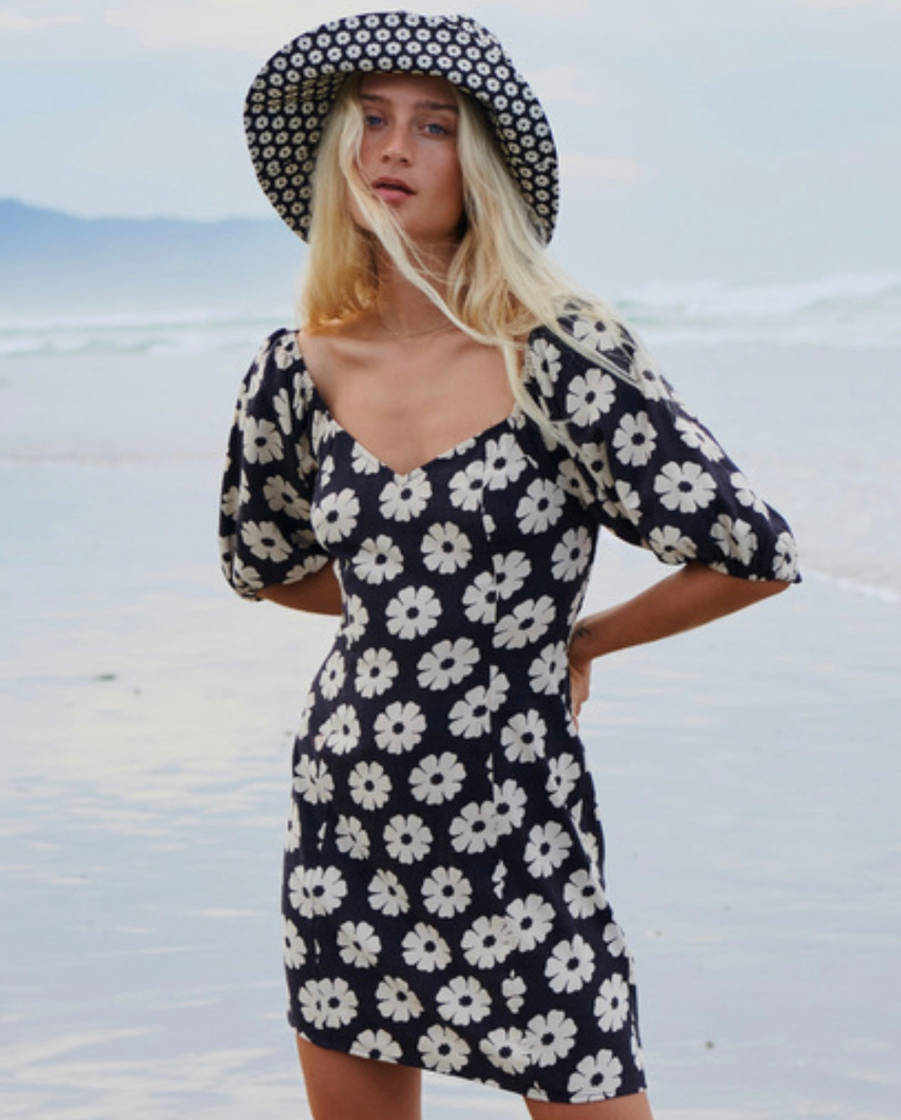 Billabong Black and White Floral Mini Dress - Large