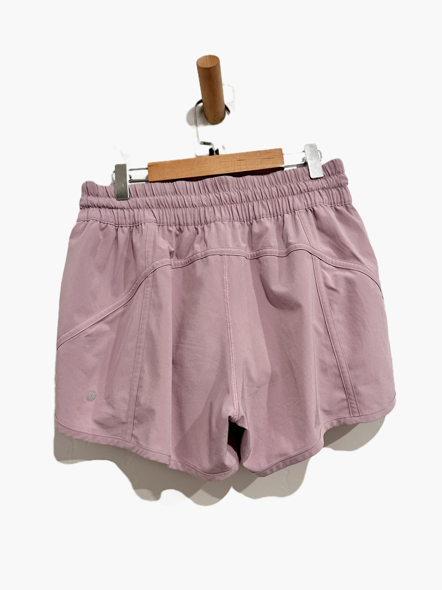 Lululemon Tracker Short V 4" in Violetta - 8