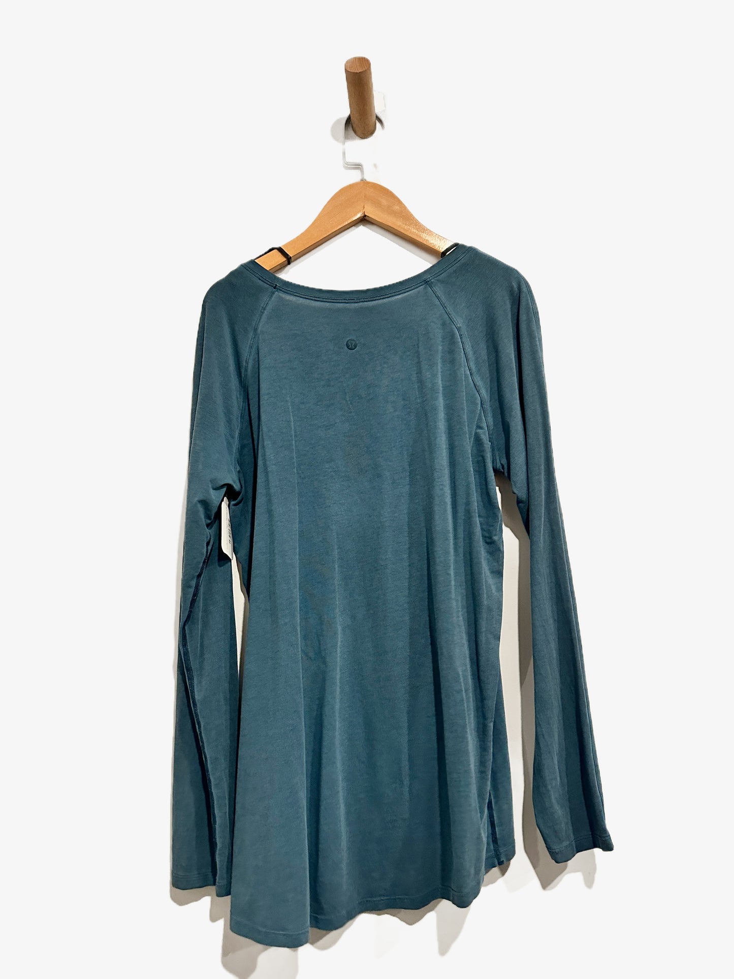 Lululemon Emerald Long Sleeve in Washed Night Diver