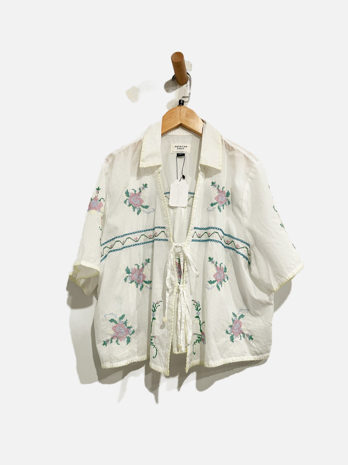 American Eagle White Embroidered Blouse - Large