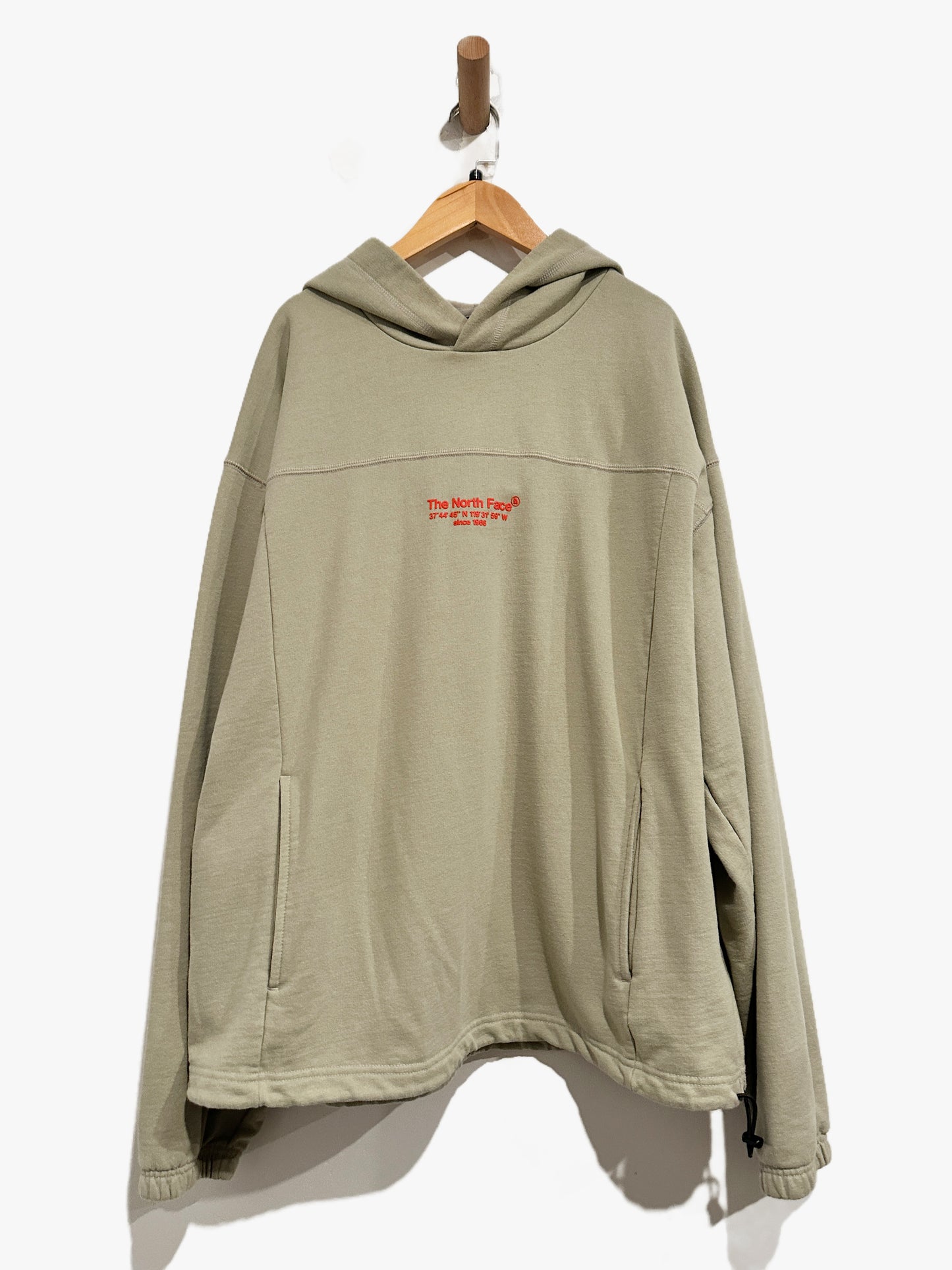 The North Face Axys Hoodie in Clay Gray - Large