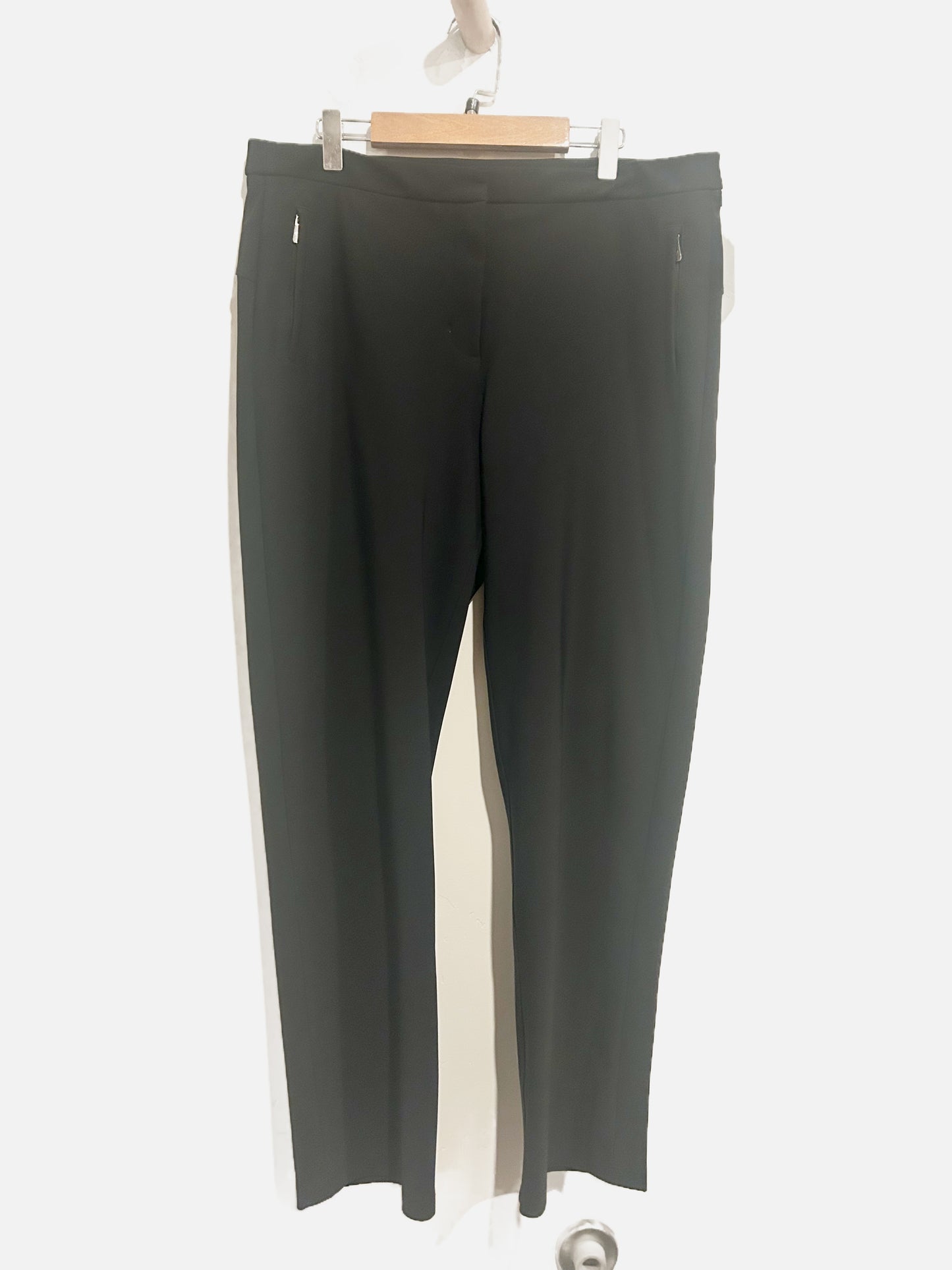 Lululemon On The Move Pant 28" in Black - 10