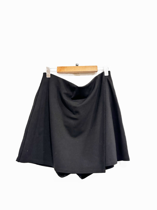 American Eagle Black Mini Skort - Medium