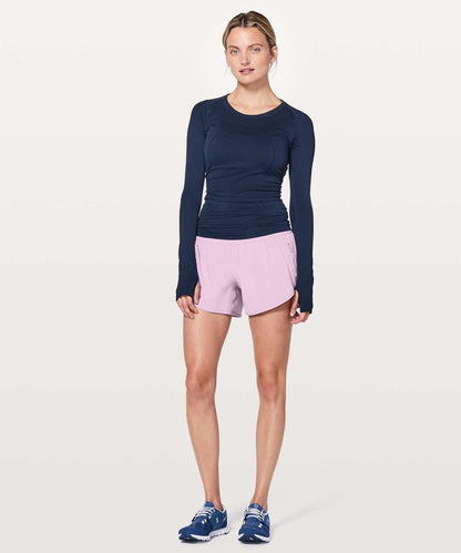 Lululemon Tracker Short V 4" in Violetta - 8