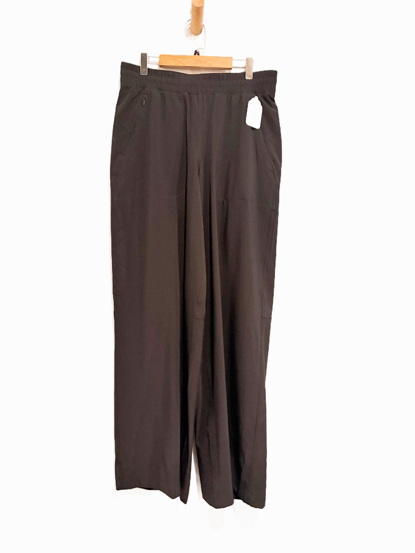 Lululemon Swift Wide-Leg Mid-Rise Pant Full Length in Black - 8