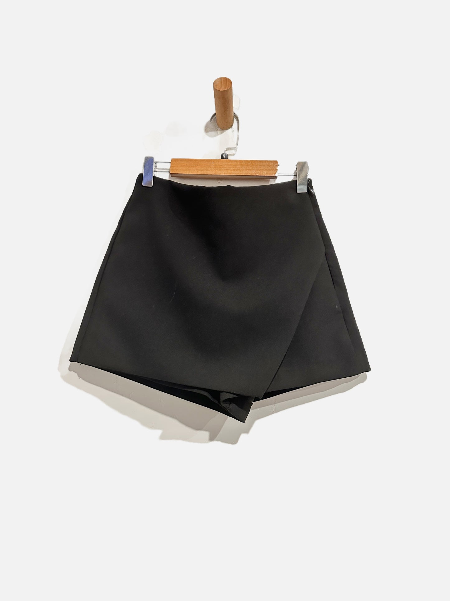 Zara NWT Black Skort - Small